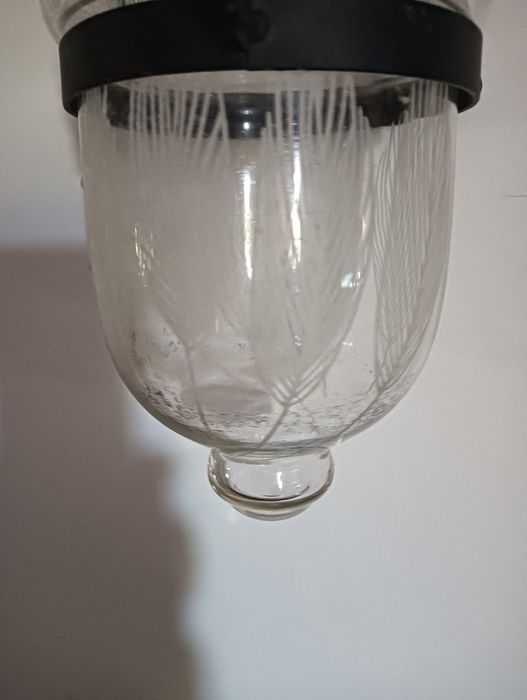 Candelabro em vidro suspenso