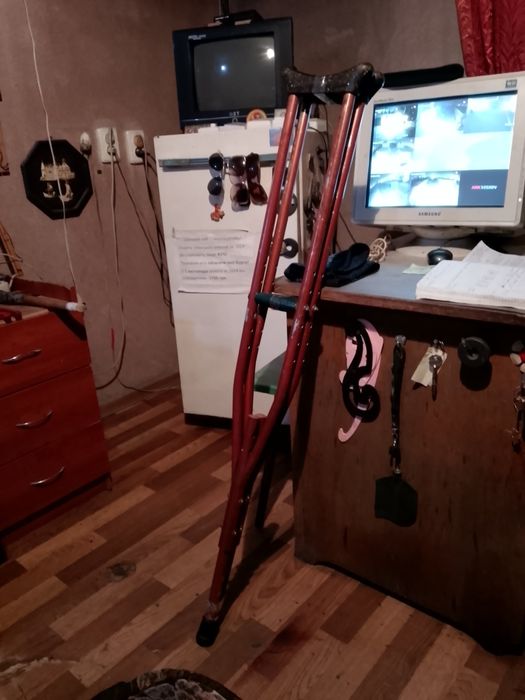 Костыли и палка ходунок