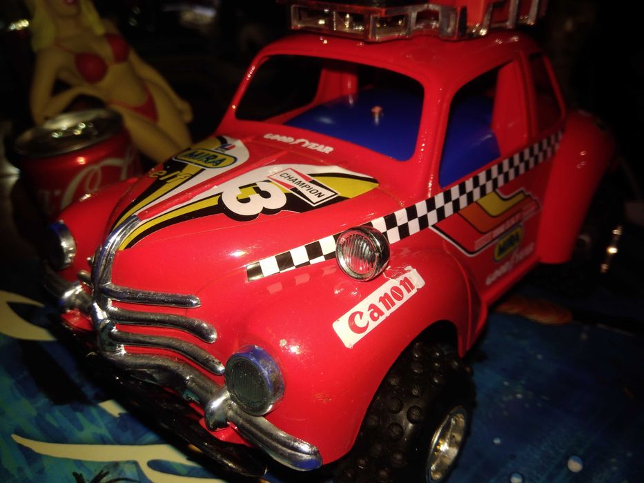 Renault 4 cv Joaninha 1:18