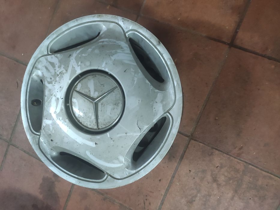 Vendo 2 Jantes 15 Mercedes com Tampões