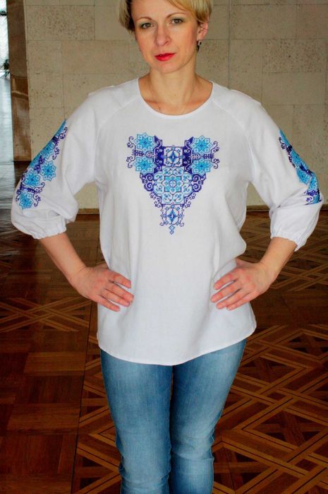 Жіноча вишиванка з бісеру, р.50-52