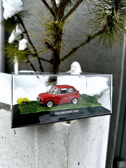 Fiat 126P -auta PRL,figurka,model,zabytek,autka