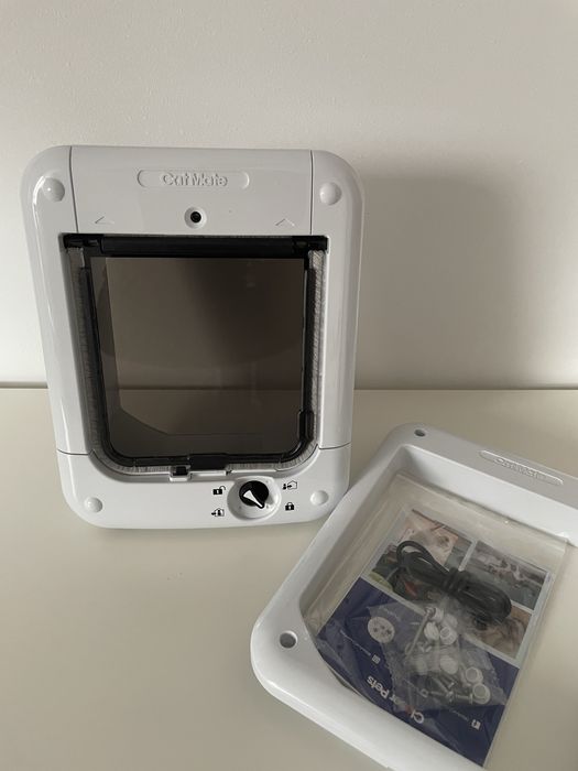 Drzwiczki dla kota z czytnikiem mikrochipów Closer Pets 360W