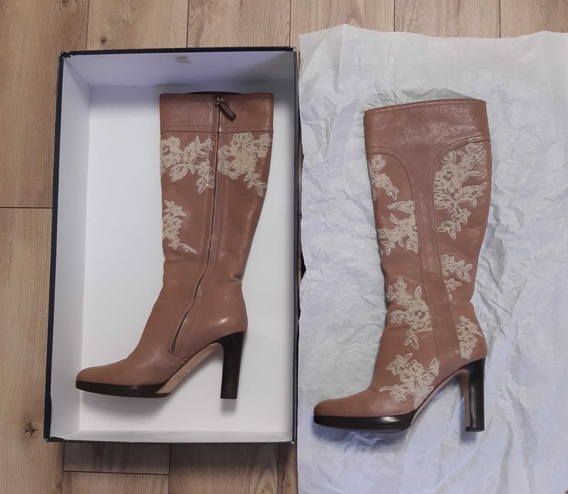 Женские сапоги VALENTINO, весна-осень, бу в хорошем состоянии.