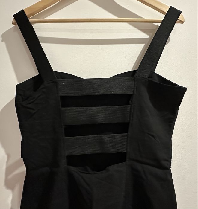 Krótka odważna sukienka