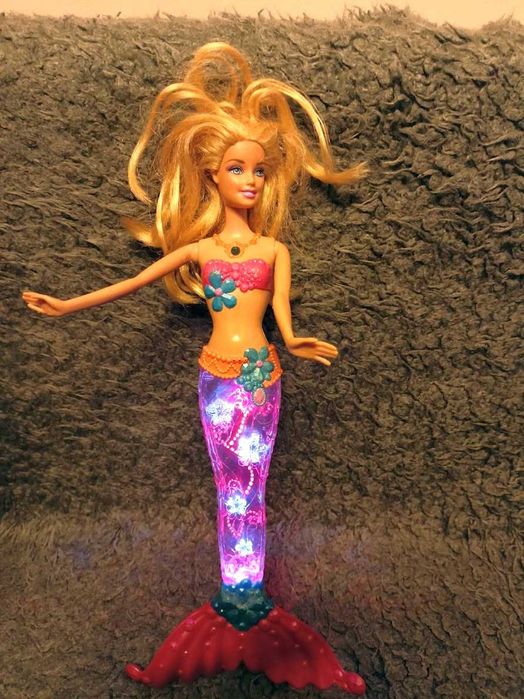 Barbie, syrenka swiecąca