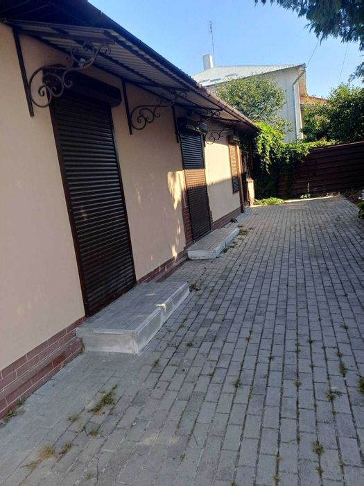 Оренда  торгового приміщення  вул .Шептицького 10а