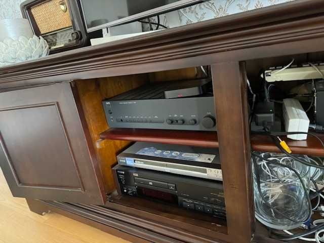 Móvel de TV em cerejeira