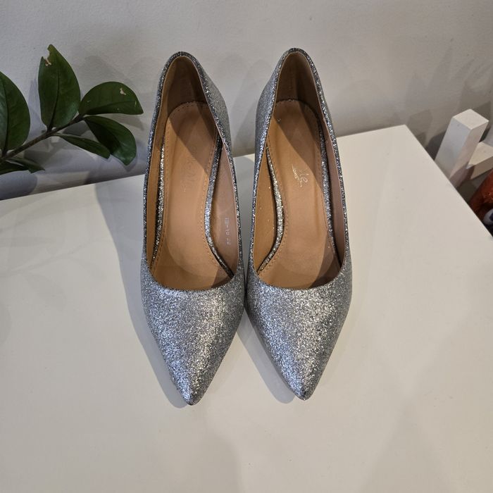 Srebrne brokatowe szpilki Lovet 39