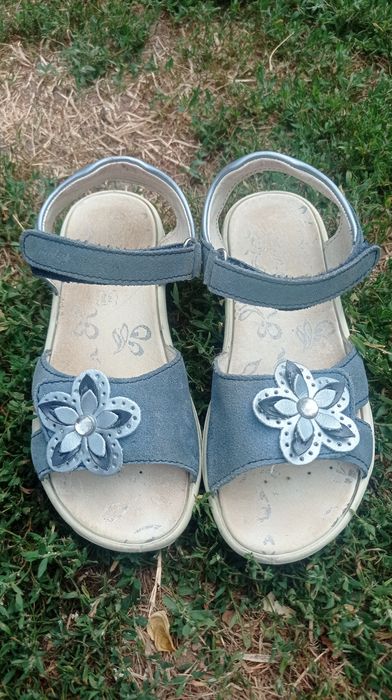 Босоніжки сандалі