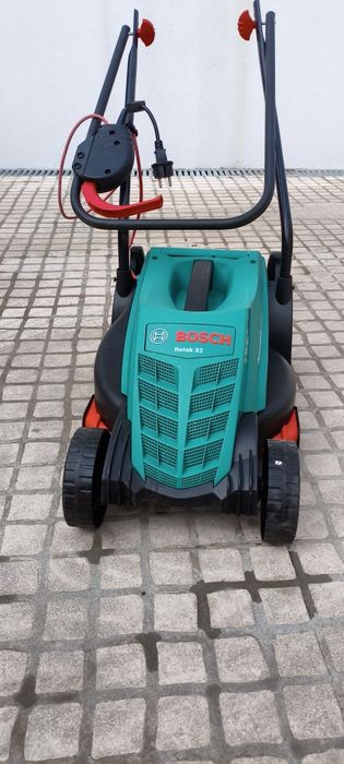 Corta relva Bosch Rotak 32 ki