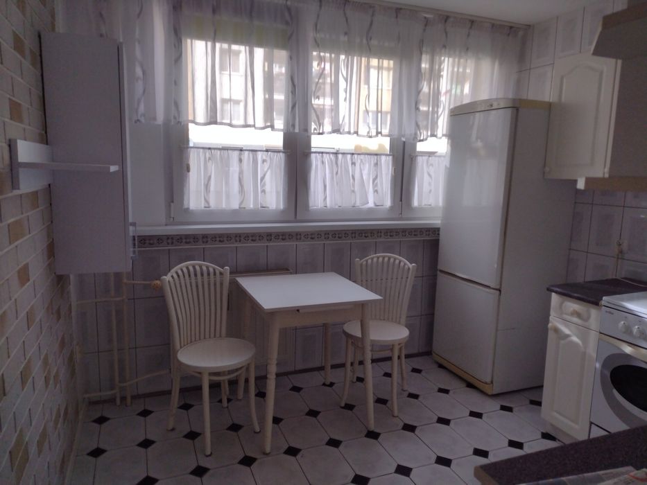 Mieszkanie na parterze. Dwa pokoje z balkonem - Więcej