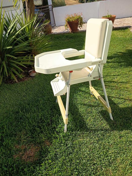 Cadeira de refeição de bebé