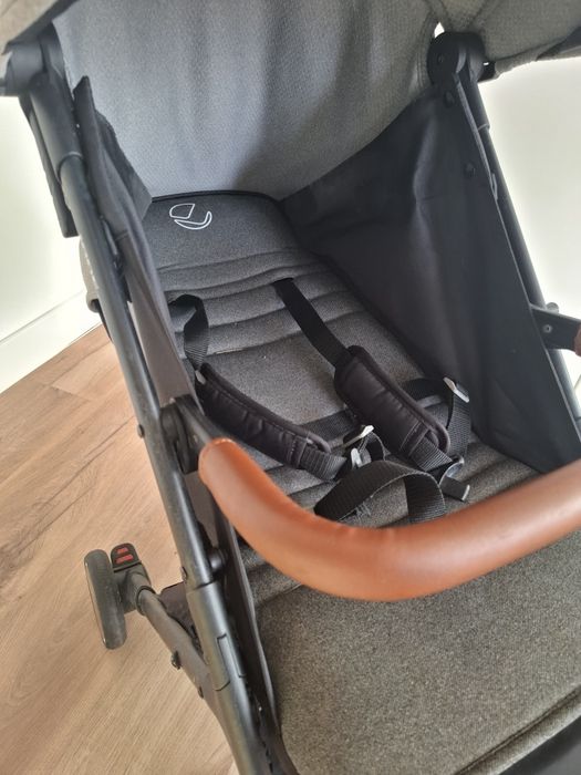 Carrinho de bebe jané rocket ideal para transportar em cabine de avião