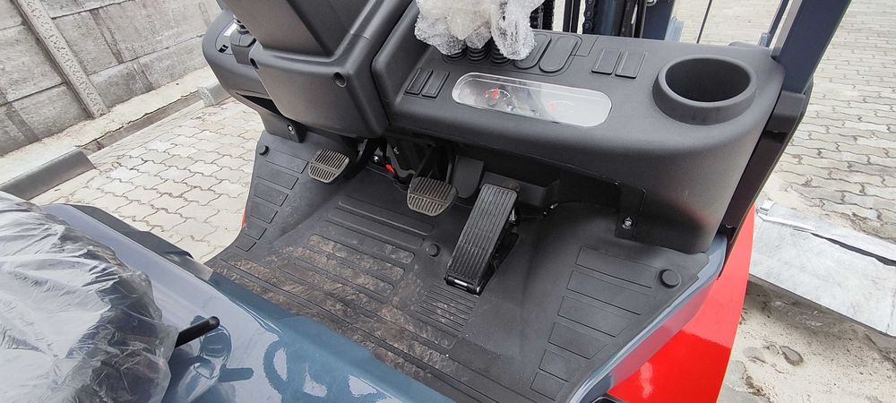 Навантажувач вилковий погрузчик