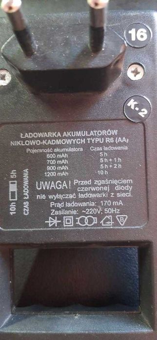 Ładowarka akumulatorów AA
