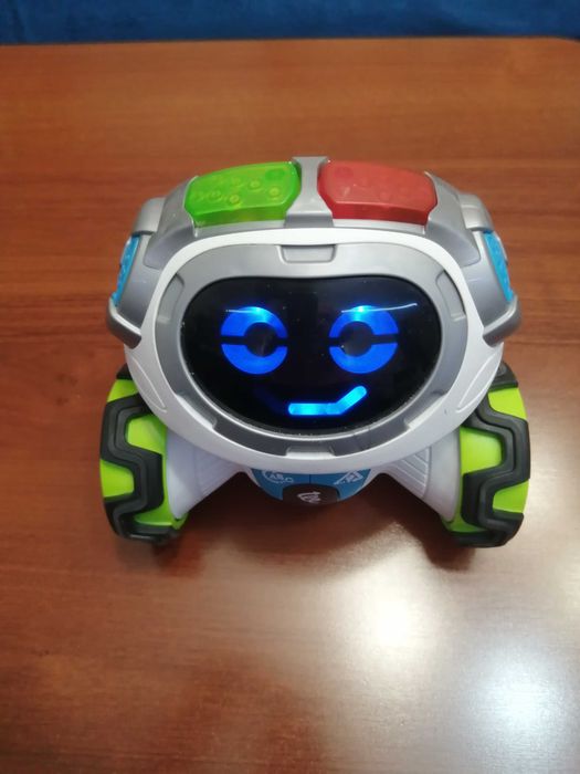 Robót interaktywny firmy Fisher price