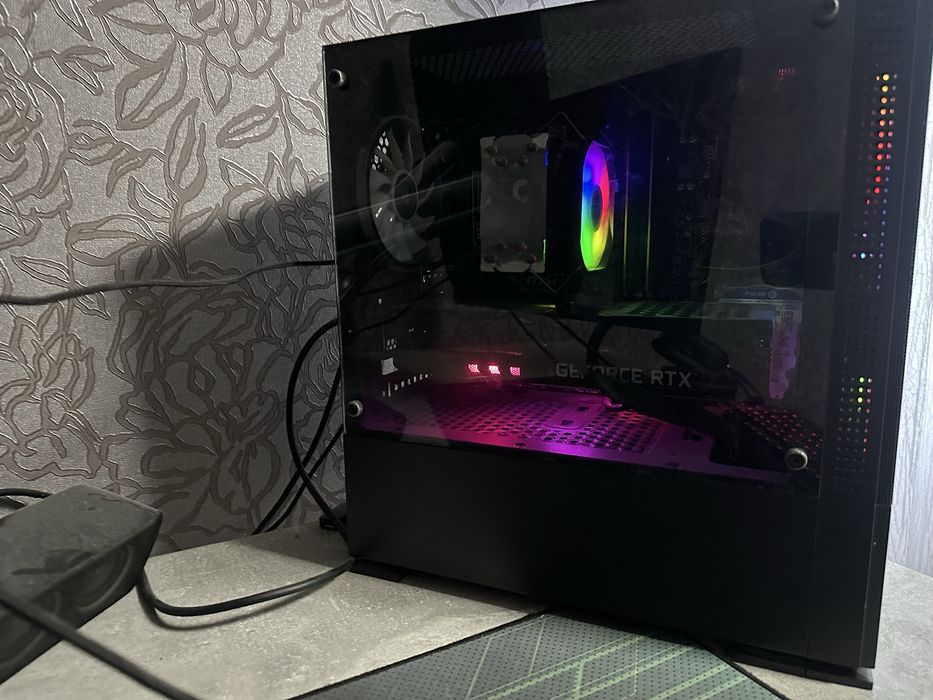 ТЕРМІНОВО:      Продам Власне Ігрове Компʼютерне Місце