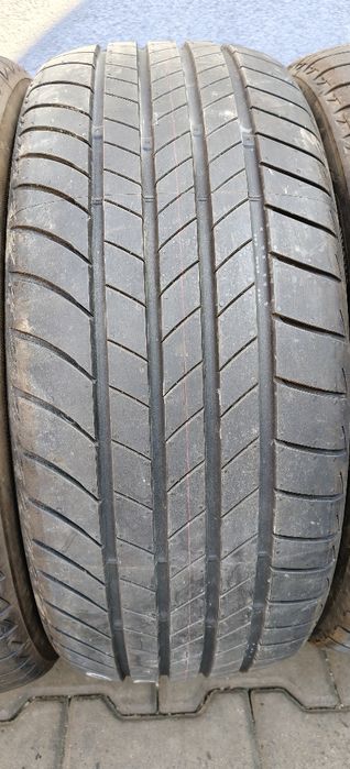 215/45/17  Bridgestone demo