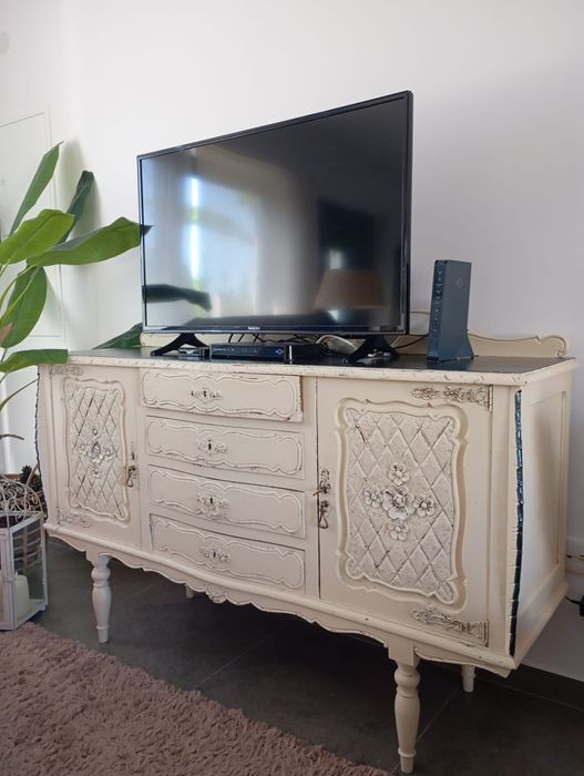 Vendo móvel em ótimo estado. Pode ser utilizado para restauração.
