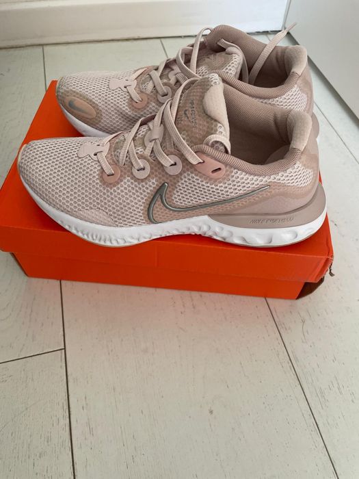 Buty sportowe Nike r. 36, damskie, s. Bdb