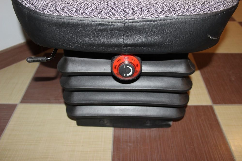 Siedzenie fotel MTZ Belarus C-385 C 385 podłokietnik OKAZJA