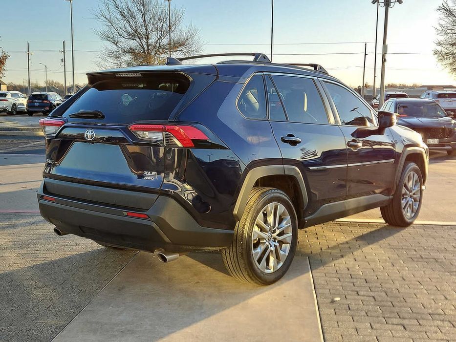 Toyota RAV4 XLE Premium      2022