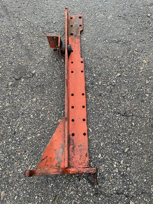 Лонжерон трактора МТЗ