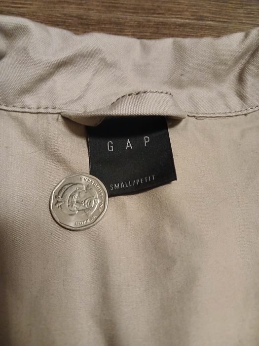 Продам бомбер GAP