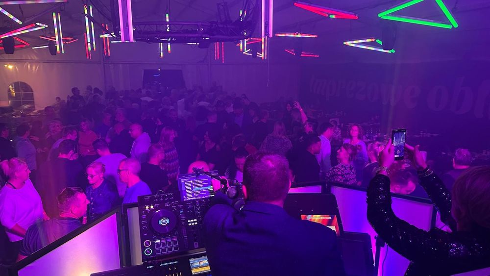 DJ -Muzykant Urodziny Wesela Rocznice