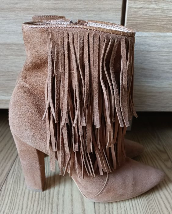 Botki kowbojki z frędzlami  R. Polański