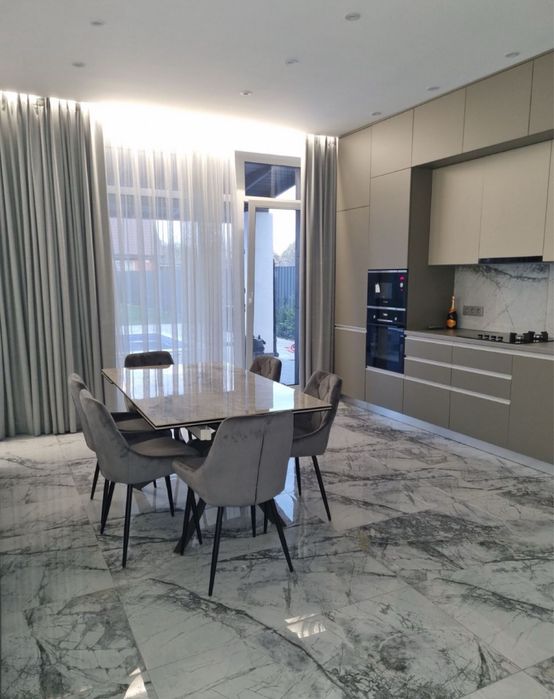 Сдам дом с басейном первая сдача Глеваха