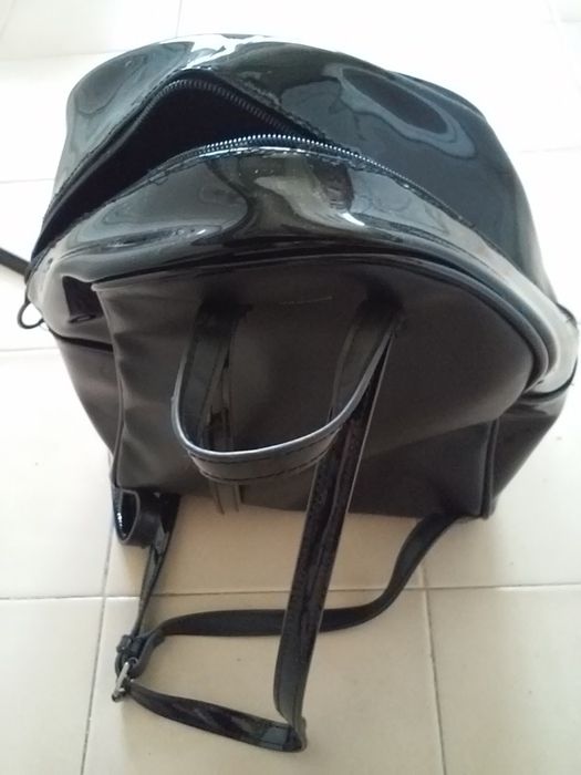 Mala carteira mochila preta com brilho marca Vilanova