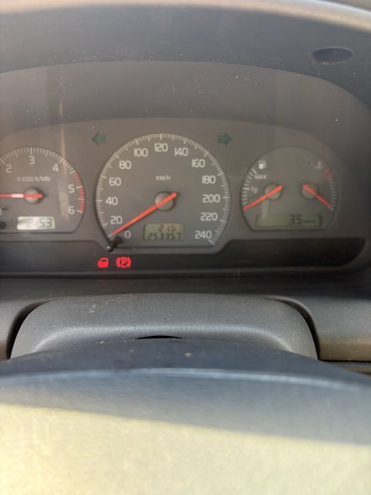 Volvo v40 1.9D 2001