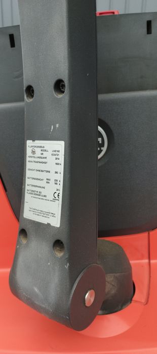 електричний візок Jungheinrich EJE 116 та  toyota  BT 160