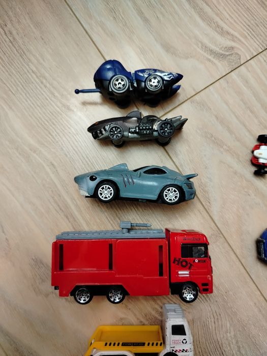 Машинки модельки