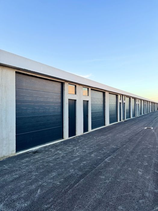 Arrenda-se Garagem (Box) Torres Vedras