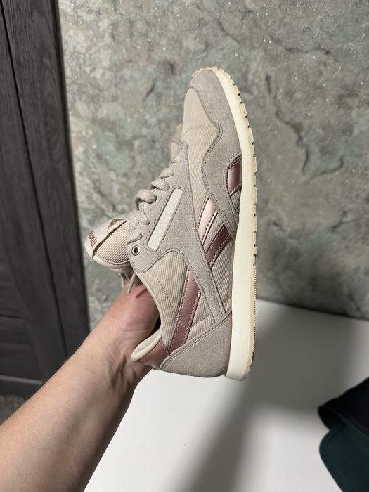 Кросівки жіночі Reebok 38,5