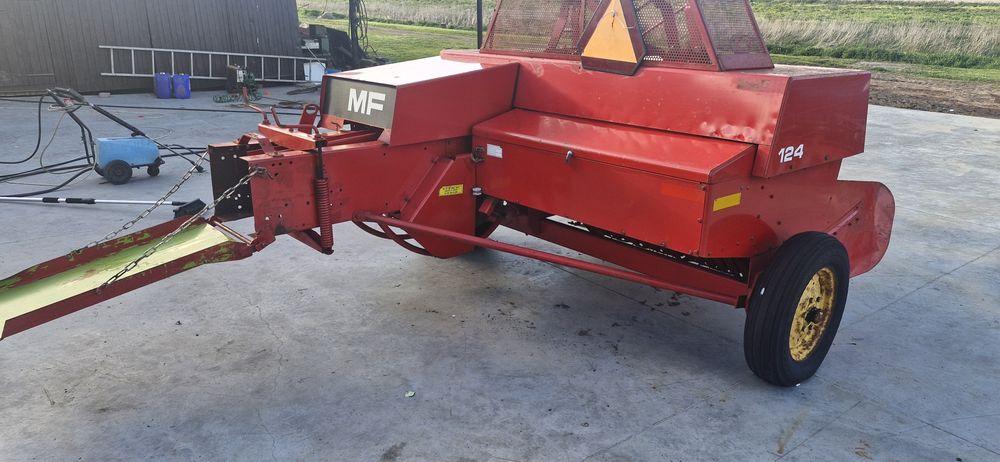 Прес-Підбирач Massey-Ferguson 124
