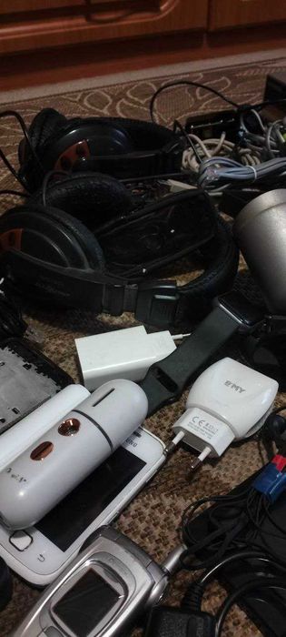 Неробочі та під ремонт гаджети одним лотом