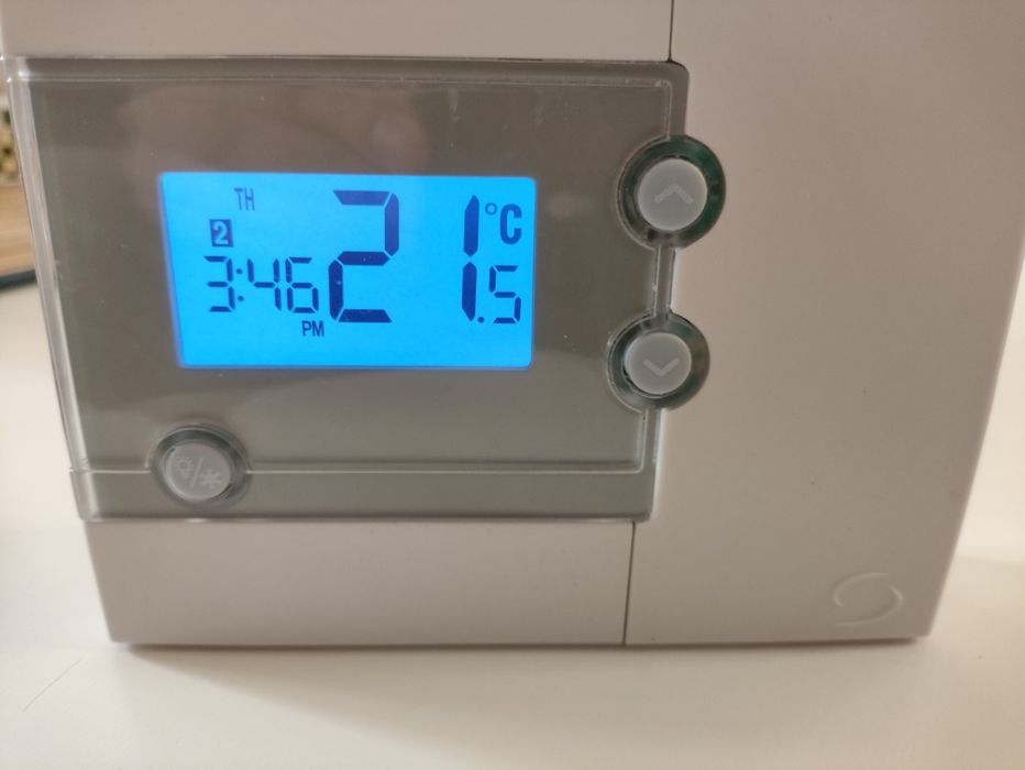 Bezprzewodowy regulator/sterownik temperatury Salus Rt500rf do pieca