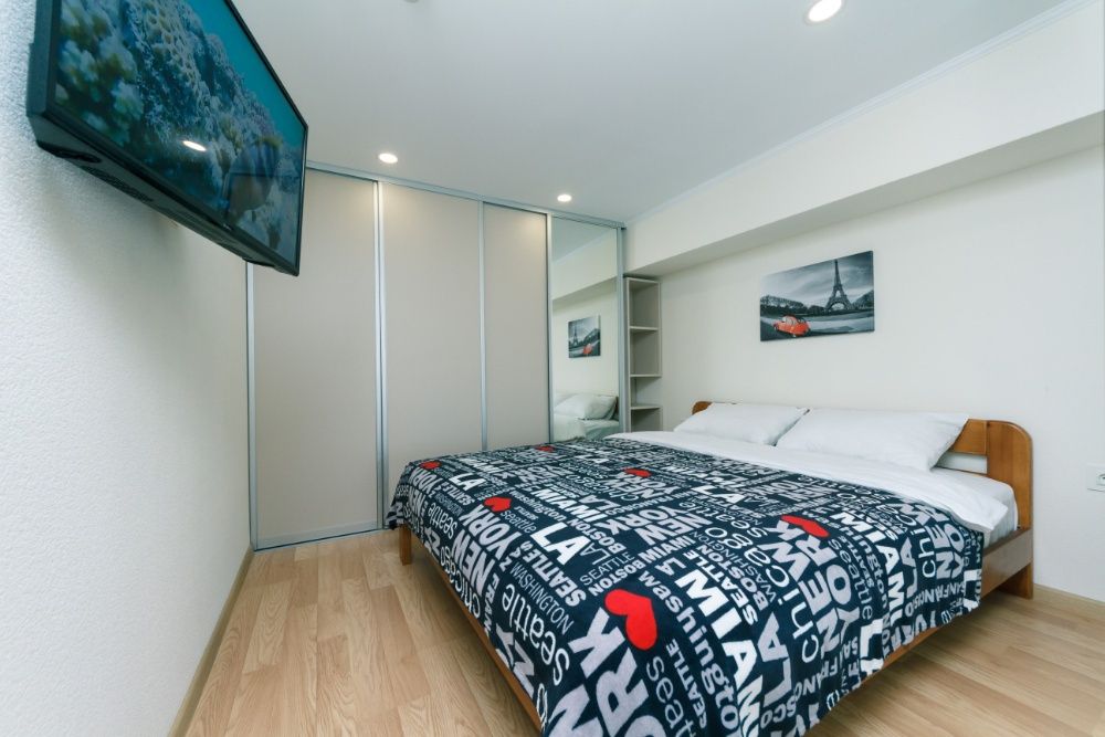 Сдам Двухуровневую КВАРТИРУ посуточно,почасово Машиностроительная 41