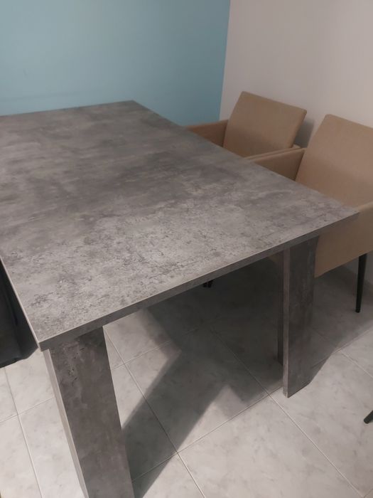Mesa com 4 cadeiras