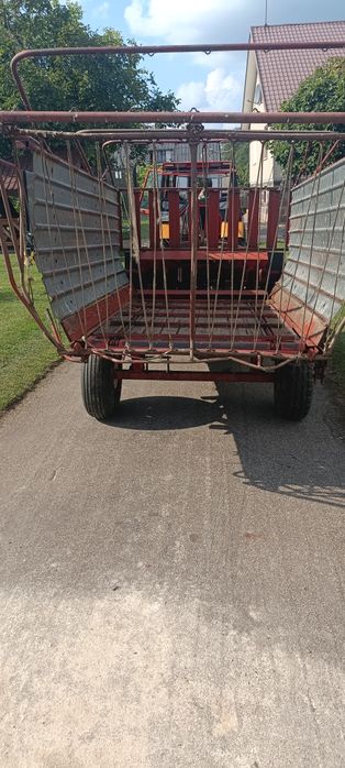 Przyczepa samozbierająca  do zielonki  Własna konstrukcja   c-330.