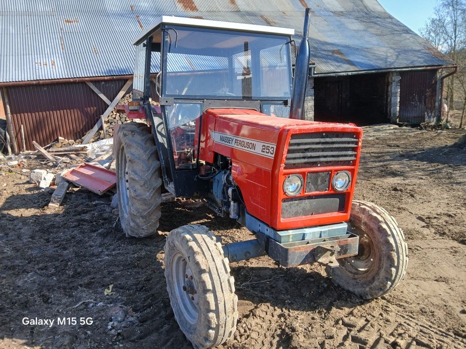 Massey Ferguson 253
