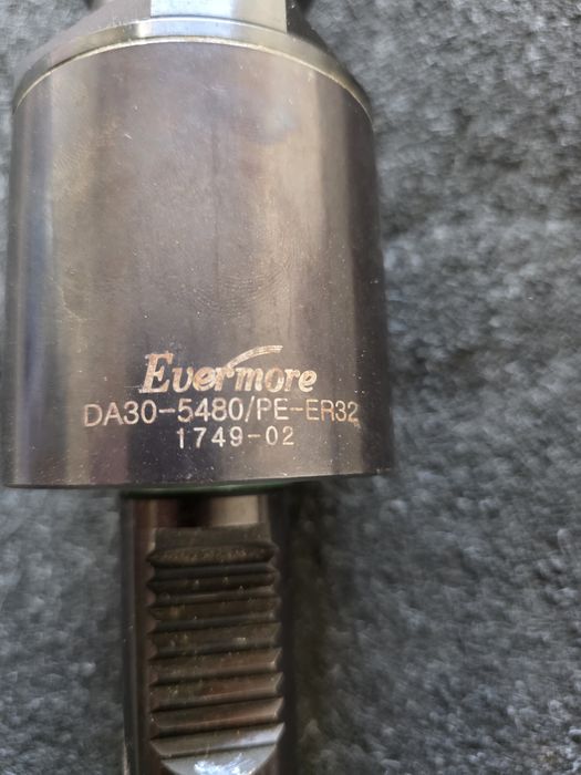 Ferramenta CNC motorizada ER 32