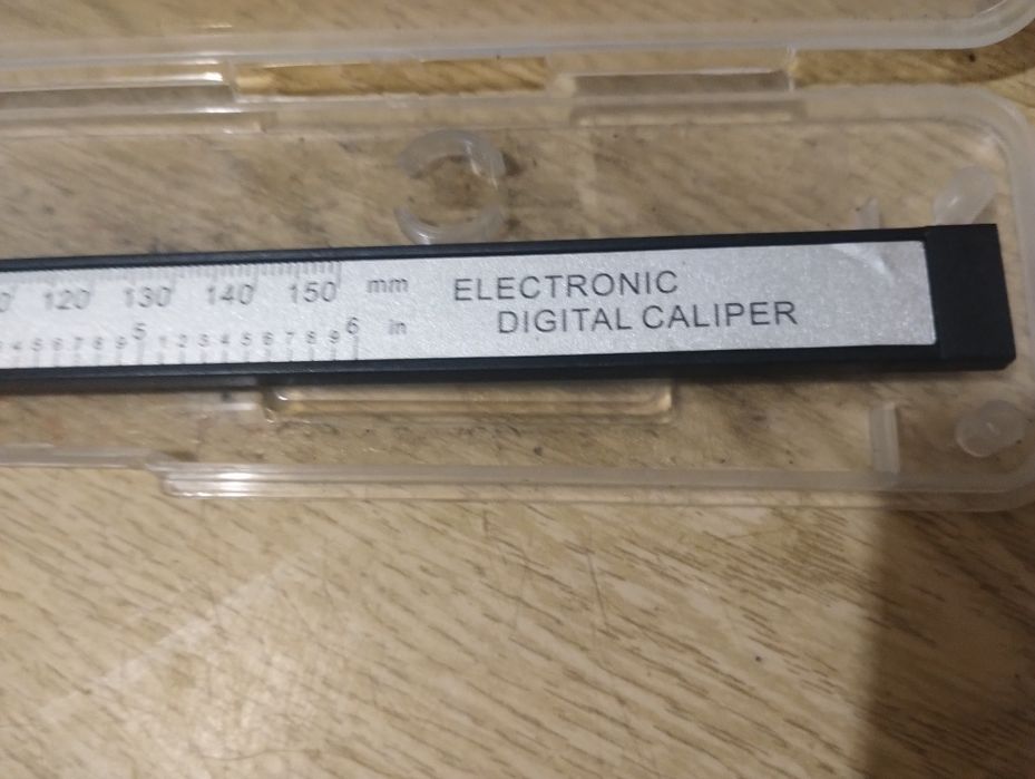 Штангенциркуль.єелектроний