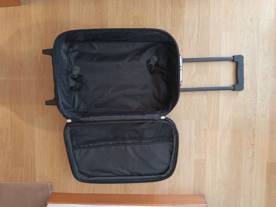 Mala viagem preta