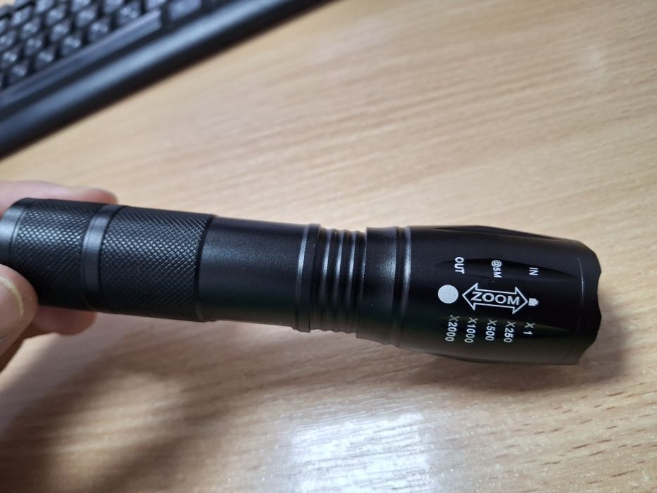 ліхтар ручний XML T6 під великий акумулятор