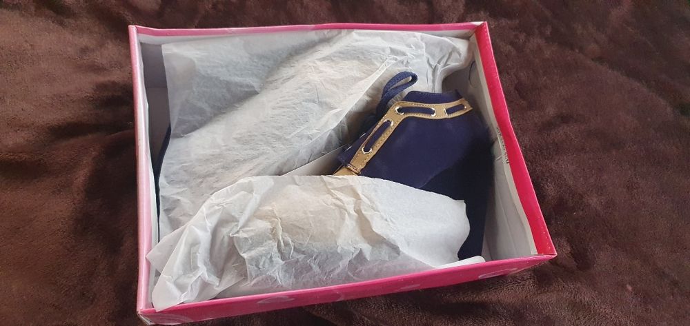 Buty na koturnie 39